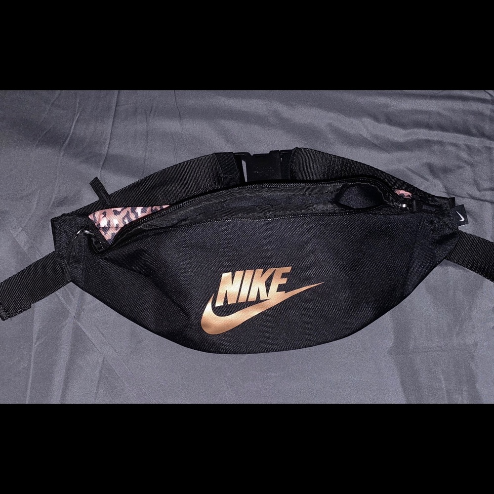 Nike Adjustable Fanny Pack